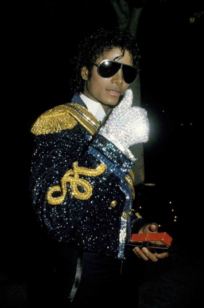 Michael Jackson,Quincy Jones,Michael Jones Photos - Michael Jackson and Quincy Jones Grammy Awards 02-1984 
