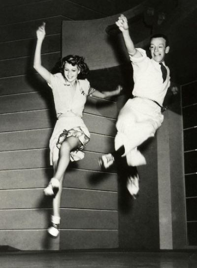 rita-hayworth-and-fred-astaire-rehearsing-on-the-set-of-you-were-never-lovelier-19421