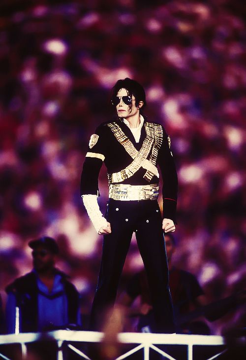 147306 02: Singer Michael Jackson performs at Super Bowl XXVII January 31, 1993 in Pasadena, CA. Jackson began singing professionally at the age of eight, and achieved superstardom sixteen years later with the release of "Thriller," the biggest-selling album of all time. (Photo by Joe Traver/Liaison)