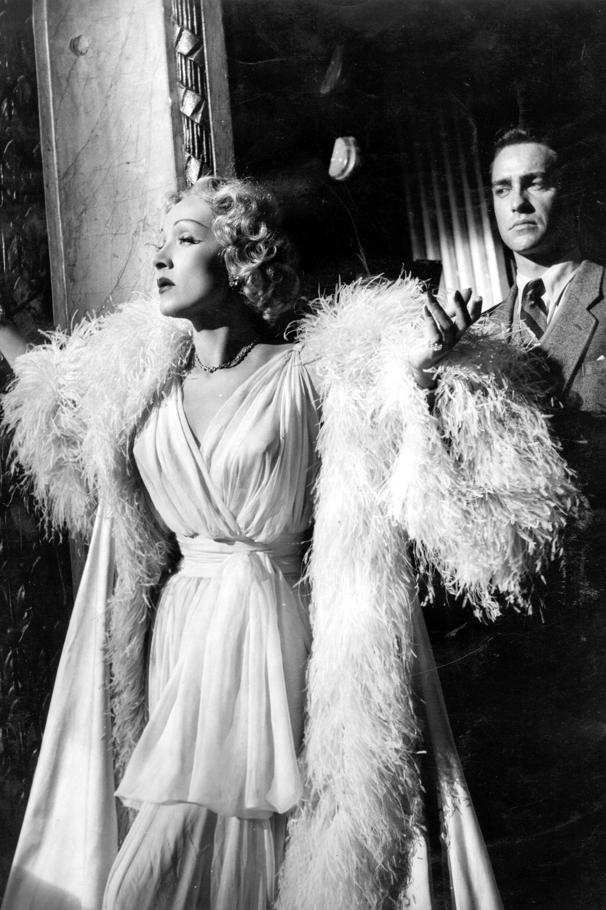 舞台恐怖症（1950）【映画の中のファッション】（3ページ） | ページ 2 | カイエ・デ・モード